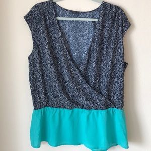Ann Taylor Navy Blue/Green Cross Cross Top Size XL